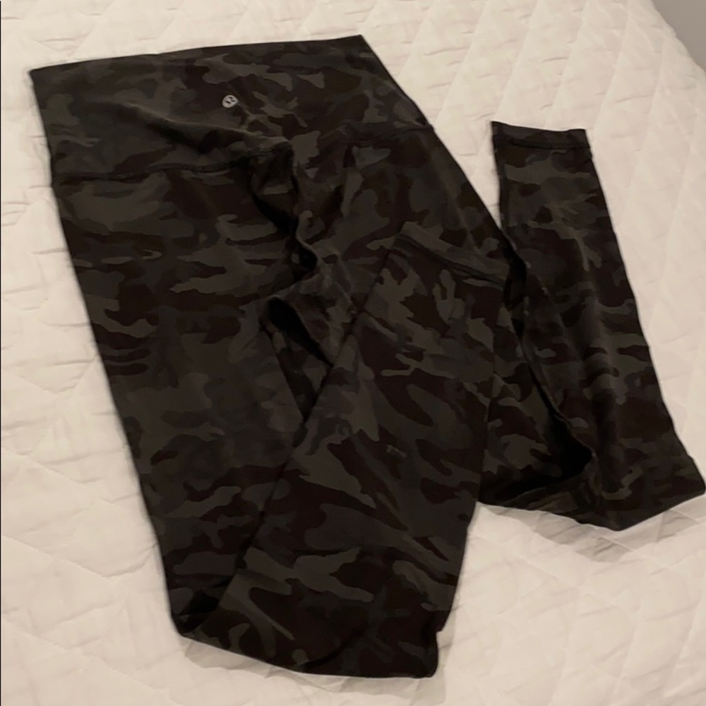 Lululemon camouflage leggings size 8